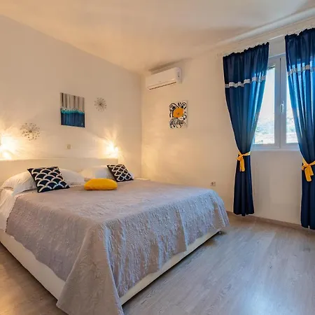Apartment Nice In Pag With Wi-fi Pag Town