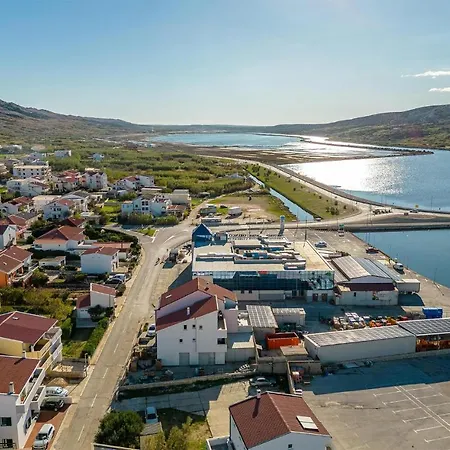 Lägenhet Nice In Pag With Wi-fi